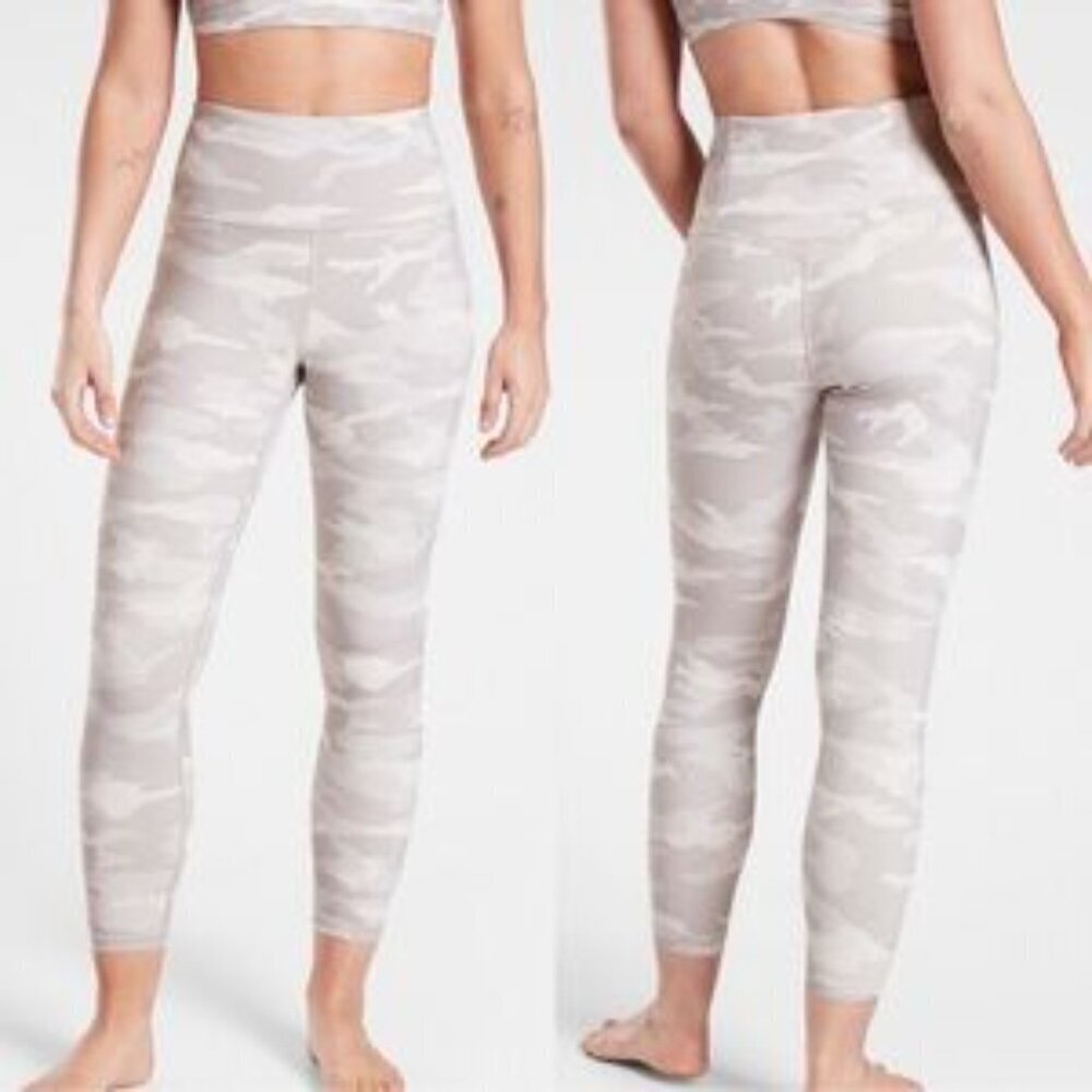 Athleta Camo Print Elation 7/8 Tights/Leggings Women's Size ST (Small Tall)